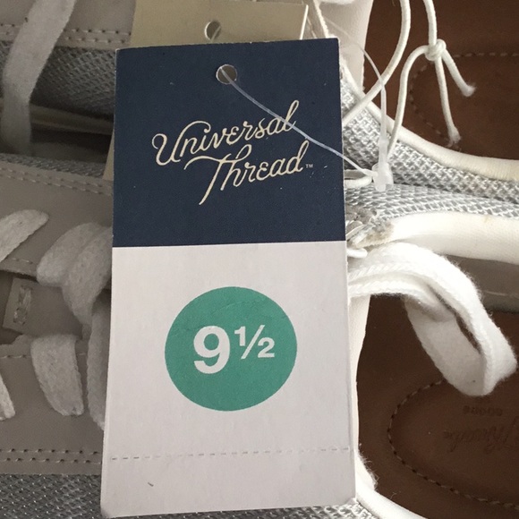 UNIVERSAL THREAD SHOES LADIES. - Picture 4 of 5